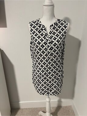 EUC Women’s Sandra Sleeveless Black & White Geometric Print Top - Large